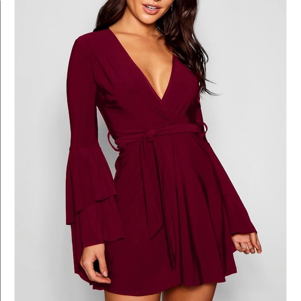 Boohoo Plunge Neck Flared Sleeve Skater Dress